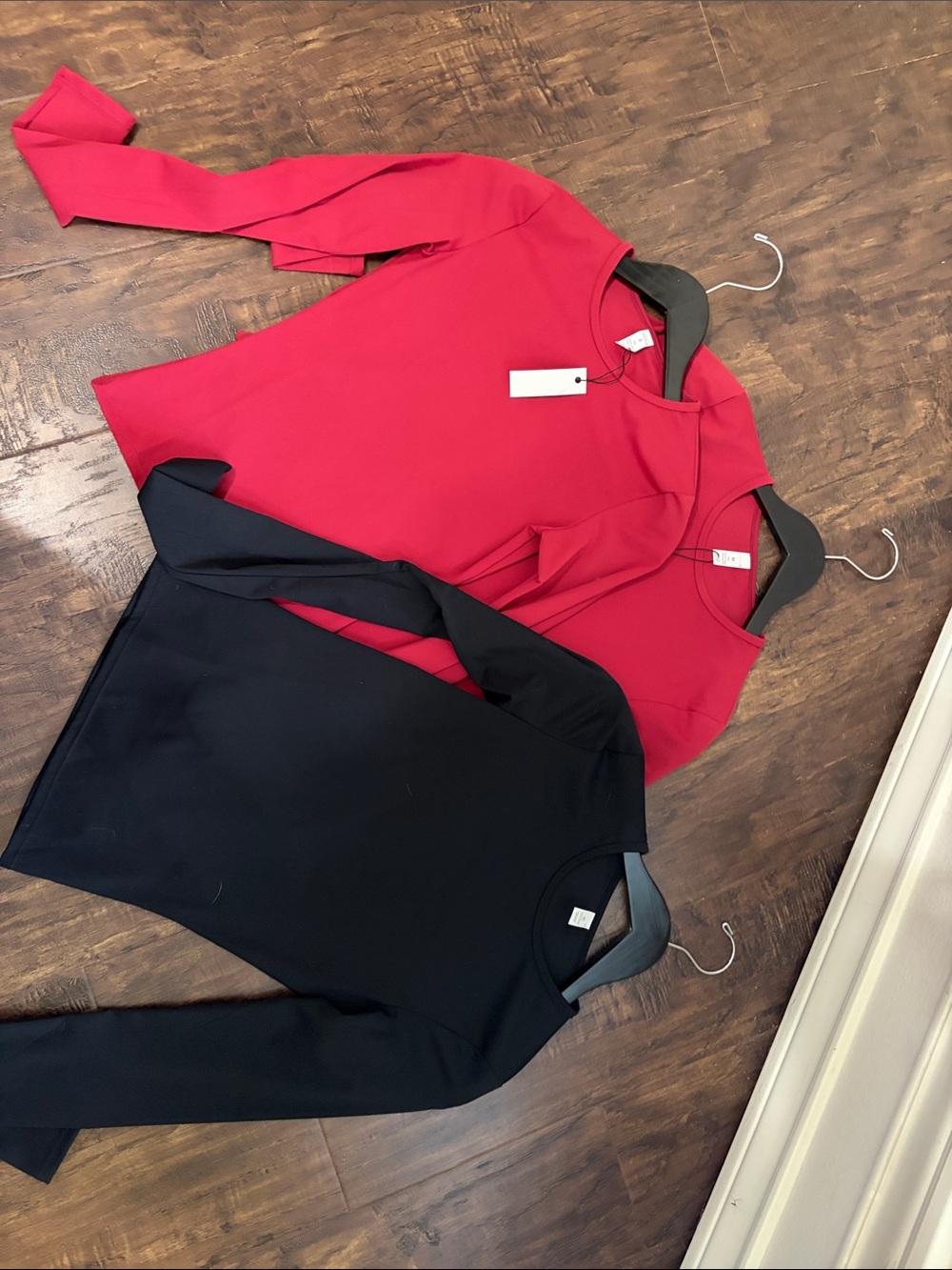 Womens Crewneck Long-Sleeve Top - Red